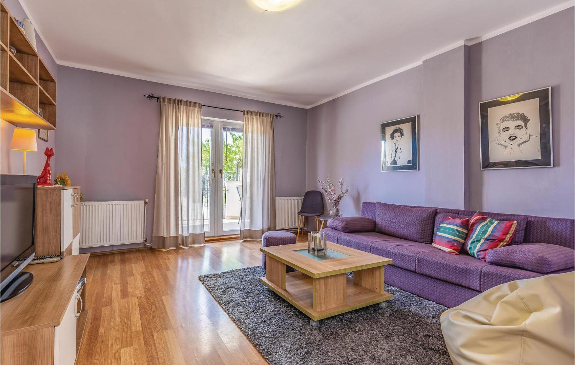 Gorgeous Apartment In Pula With Kitchen Exterior photo