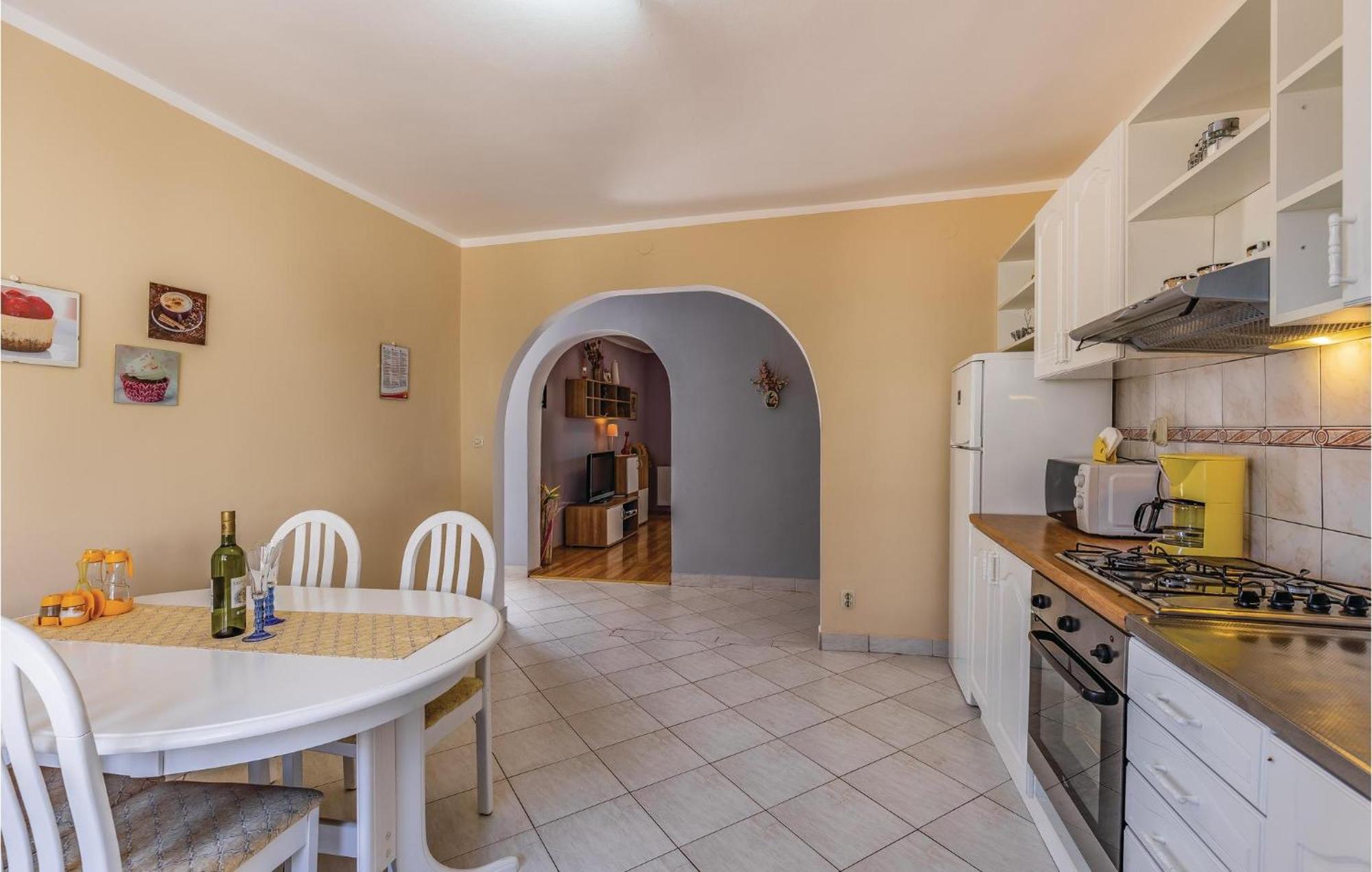 Gorgeous Apartment In Pula With Kitchen Exterior photo