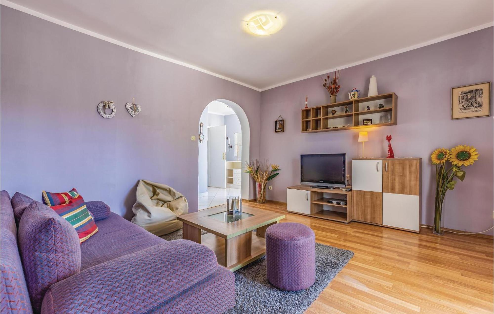 Gorgeous Apartment In Pula With Kitchen Exterior photo