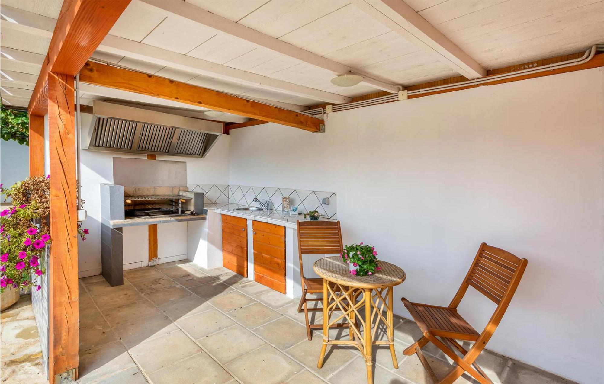 Gorgeous Apartment In Pula With Kitchen Exterior photo